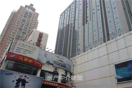 城丽景名郡毛坯房大三室低价出售带储藏室